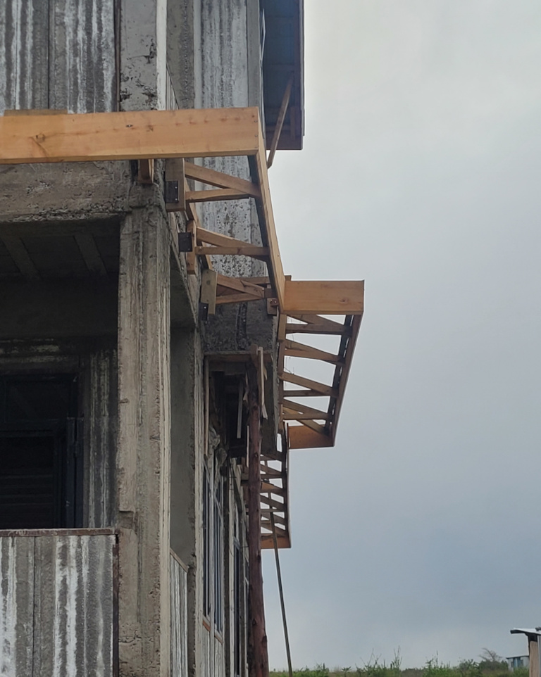 batirconstructions ltd botched carpenter under roof structure